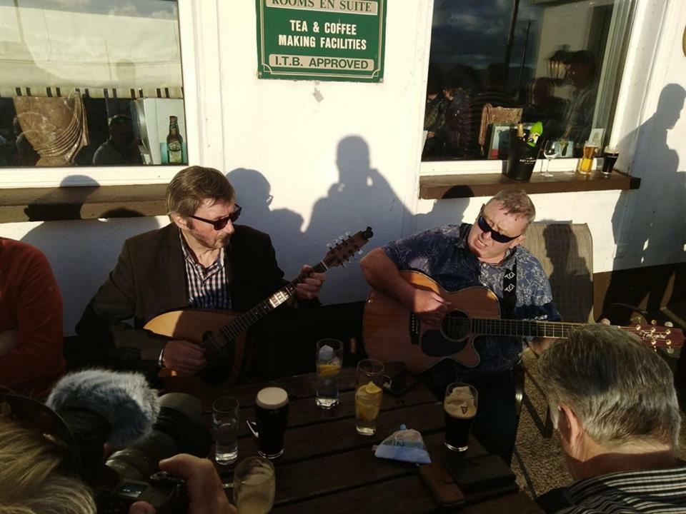 Westend Bar & Restaurant Fenit エクステリア 写真